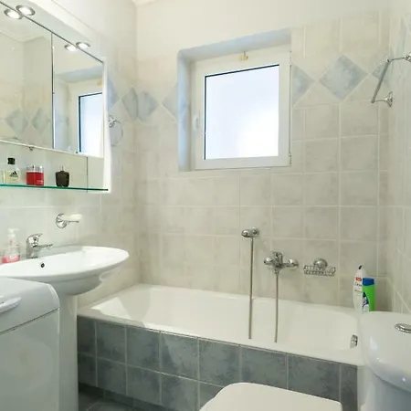 Quarto em Acomodações Particulares Holargos Metro *